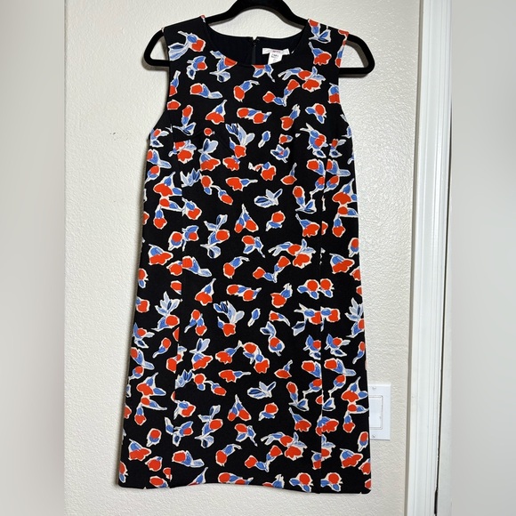 Leggiadro Chic Floral Knee Length Dress - Black and Red. Sleeveless, Back Zip. - Picture 9 of 13